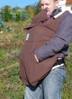 Babytrage Winter Tragecover in der Farbe braun / pflaume Babytrage Winter Braun