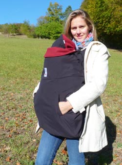 Das Babytragen Cover in Schwarz - Modell WinterDeluxe Babytragen Cover Schwarz
