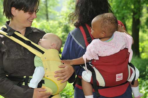Mama und Baby unterwegs in der Manduca